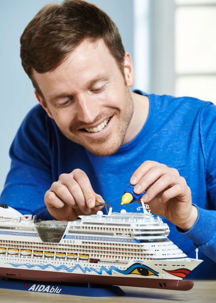 REV05230 - Crucero AIDAblu para montar y pintar - 1