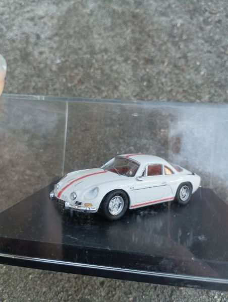 TRO0801W - RENAULT Alpine A110 1300G Street de 1968, blanco - 1