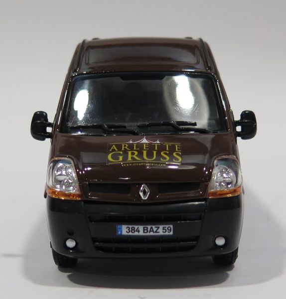 ELI113911 - RENAULT Master - Cirque Arlette GRUSS burdeos - 1