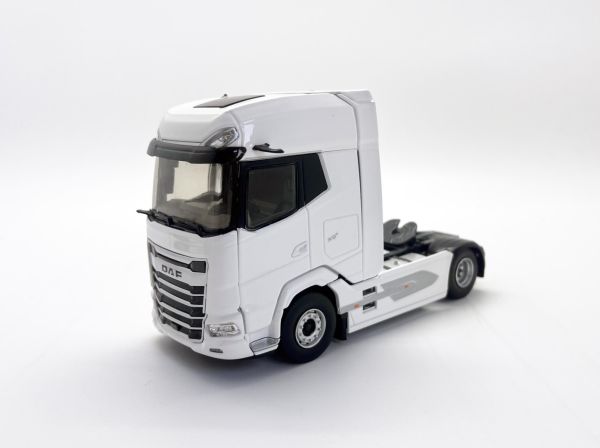 ELI117564 - DAF XG+ 4x2 blanco - 1