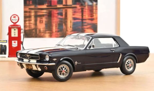 NOREV182805 - Ford Mustang Coupé de 1966, color Night Mist Metallic. - 1