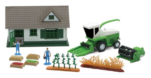 NEW05885A - Casa con Cosechadora de Forraje y Figuras - 1