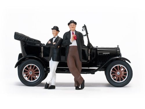 SUN1905 - FORD Modelo T 1925 con figura de LAUREL Y HARDY - 1