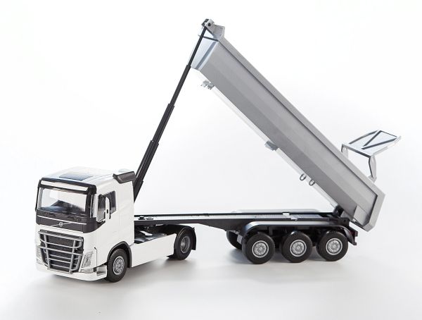 EMEK22352 - VOLVO FH16 4x2 blanco con volquete de 3 ejes - 1