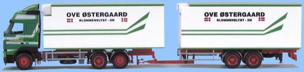 AWM5881.01 - Volvo 420 FH12 Globetrotter 6x4 rígido con remolque de 2 ejes 