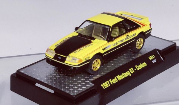 M2M-31500-HS31 - FORD Mustang GT - Coche de seguridad Mustang PACE CAR amarillo personalizado de 1987 en blíster - 1