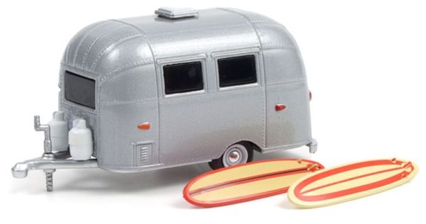 GREEN34110-F - Caravana de 1 eje AIRSTREAM 16' con surf de la serie HITCHED Homes en blister - 1