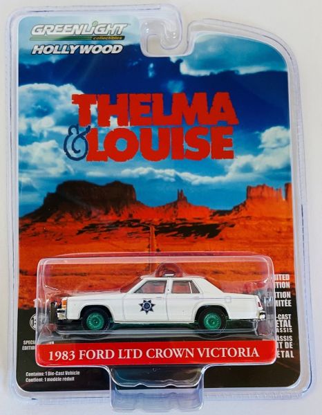 GREEN44945-DVERT - FORD LTD Crown Victoria 1983 llantas verdes coche patrulla de la serie THELMA & LOUISE bajo blister - 1