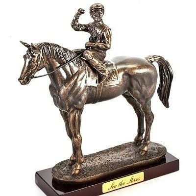 ATL4652117 - Estatua del caballo de carreras – Sea the stars - 1