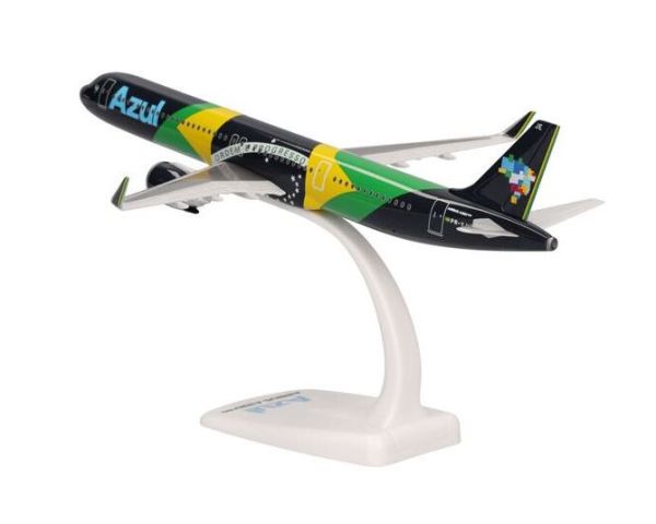 HER613682 - Aereo di linea AIRBUS A321neo Azul Brazilian Airlines Livrea con bandiera brasiliana - 1