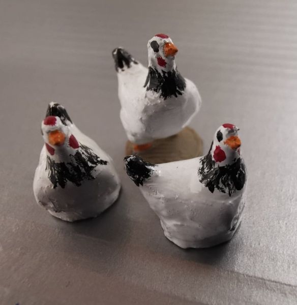 UM201 - lote de 3 gallinas - 1