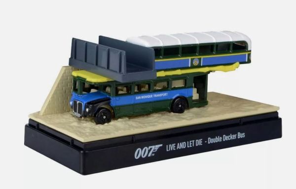 MMX79825 - Autobús de dos pisos de la película JAMES BOND 007 - Vive y deja vivir - 1