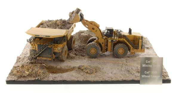 DCM85762 - Set - Cargadora CATERPILLAR 994K con Dumper CATERPILLAR 797 - 1