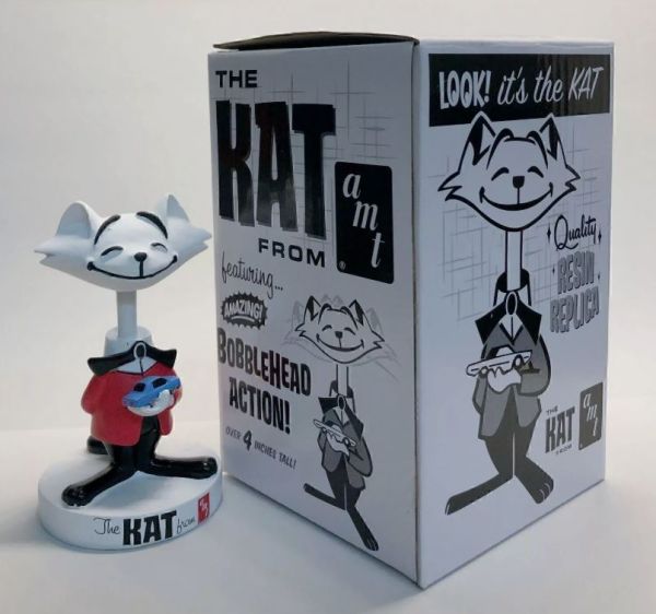 AMT943R/24 - Figurita de resina - Bobblehead - 1