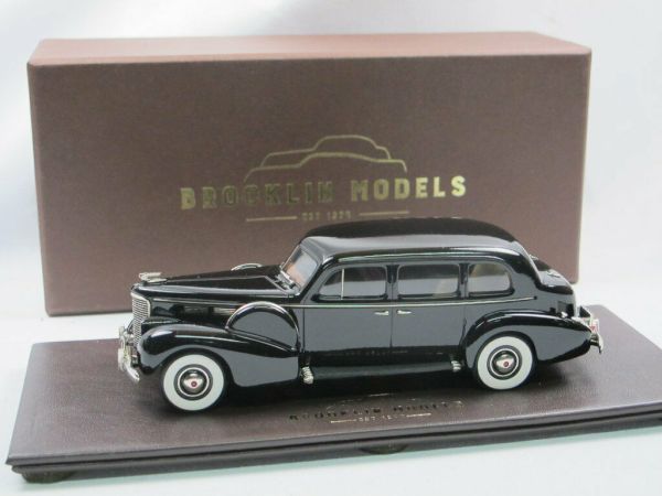 BROKBML30 - CADILLAC Imperial Sedan 1938 Negro - 1