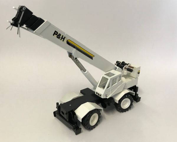 CON2075/02 - P&H Century II All Terrain Crane White Edition - 1