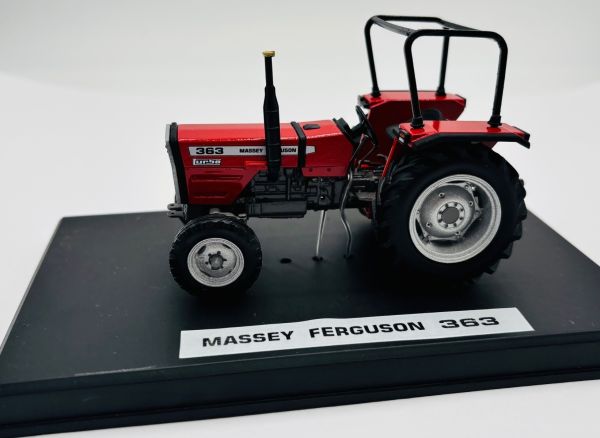 CW0296 - MASSEY FERGUSON 363 2x2 - 1