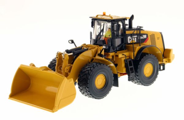 DCM85292 - Cargadora de ruedas CATERPILLAR 982M con conductor y caja metálica - 1