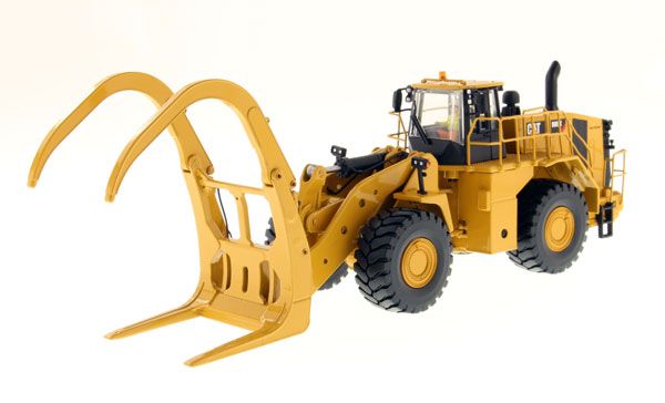 DCM85917 - Cargadora de madera sobre neumáticos CATERPILLAR 988K con conductor y caja metálica - 1
