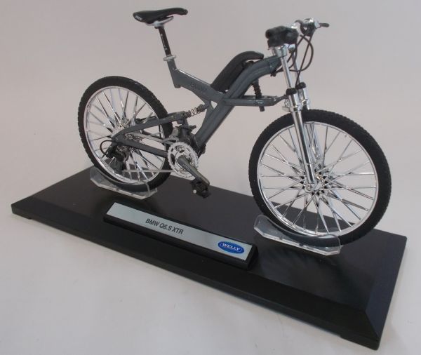 WEL62570PWC - Bicicleta de montaña BMW Q6.S XTR gris - 1