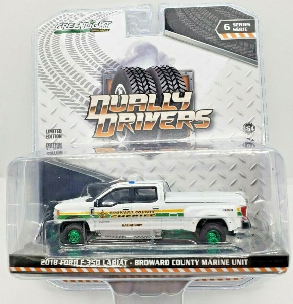 GREEN46060-CVERT - FORD F-3500 Lariat pick-up doble cabina 2018 Unidad Marina del Condado de Broward llantas verdes Dually Drivers Series Green Metal versión vendida en blister - 1