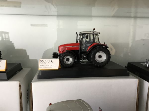 CW0080 - Ruedas anchas MASSEY FERGUSON 8220 - 1