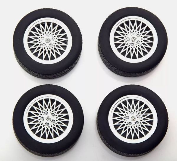 KKSACC026 - 4 Ruedas con llantas para PORSCHE 924 - 1