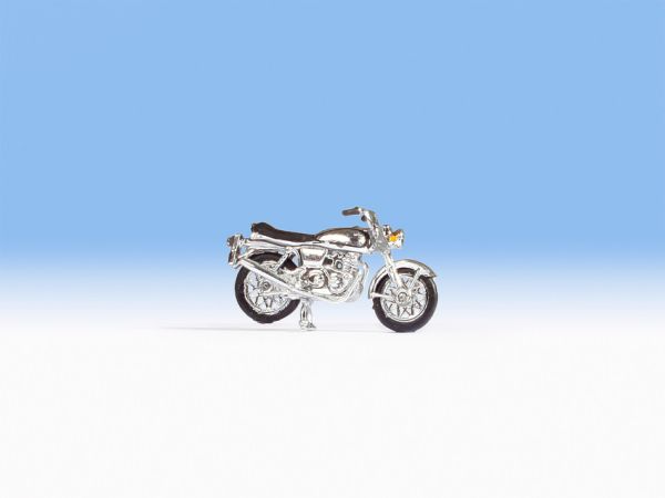 NOC16430 - Motocicleta Norton Comando 850 - 1
