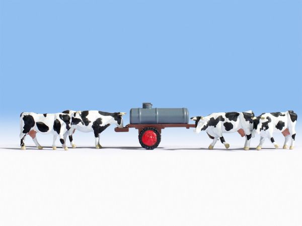 NOC16658 - 4 vacas con tanque de agua - 1