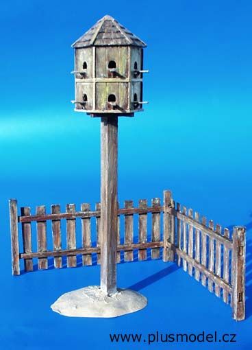 PLS015 - Palomar de 17cm y con 2 vallas en miniatura de 16 x 3 cm para montar y pintar para diorama - 1