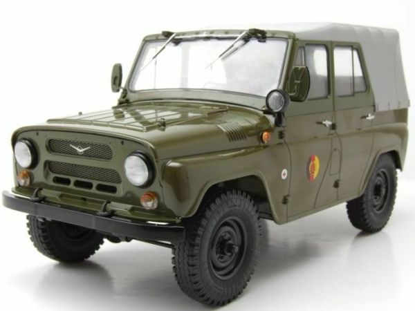 PRXPCL47087 - UAZ 469 4x4 descapotable cerrado Ejército alemán - 1