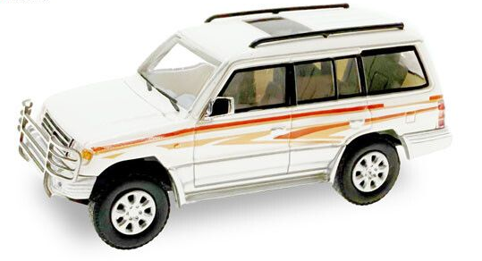 HER87MC000043 - MITSUBISHI Pajero blanco - 1