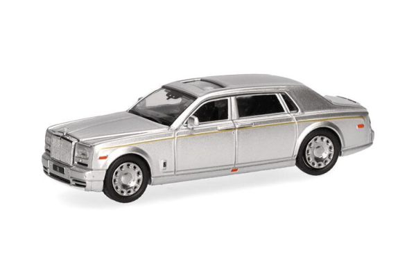 HER87MC000066 - ROLLS ROYCE Phantom plateado - 1
