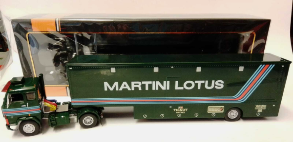 IXOTTR025 - VOLVO F88 4x2 con remolque 1 Eje MARTINI LOTUS - 1