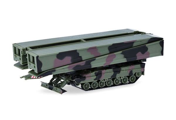 HER746854 - Leguan Tank, vehículo para la construcción de puentes de 26 m, camuflaje - 1