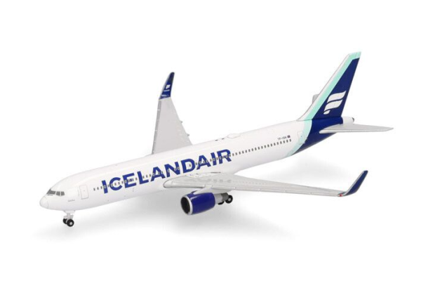 HER539241 - BOEING 767-300 Icelandair Borreal con una franja azul en la cola - 1