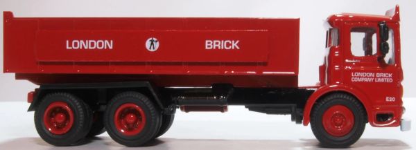OXF76TIP005 - AEC Ergomatic 6x4 con volquete de la London Brick Company - 1