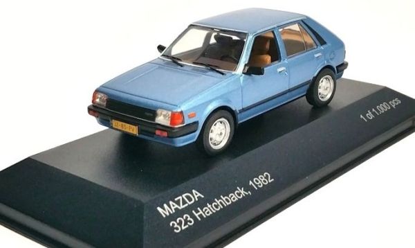 WBX209 - MAZDA 323 Hatchback 1982 metal azul - 1
