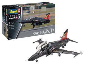 REV03852 - Avión de combate Bae Hawk T2 para montar y pintar