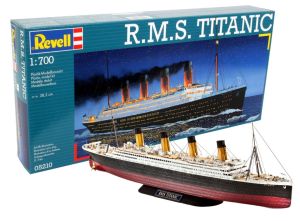 REV05210 - RMS Titanic para montar y pintar