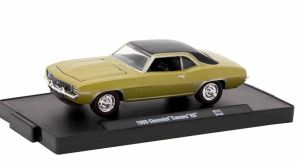 M2M-11228-111-B - Chevrolet Camaro RS 1969, color marrón, en blíster.