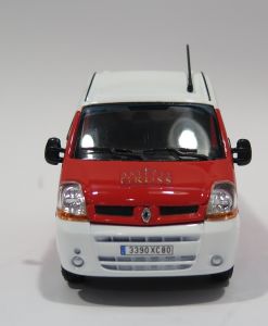 ELI114402 - RENAULT Master - Cirque Arlette GRUSS 2011 rojo
