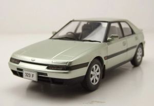 WBXWB124259 - Mazda 323F 1989 (verde claro)
