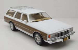 MOD18475 - Chevrolet Caprice Estate Wagon 1985, blanco y marrón.