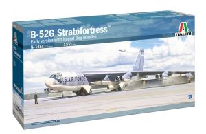 ITA1451 - Avión B-52G Stratofortress para construir y pintar con misiles Hound Dog