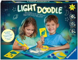 RAV180844 - Doodle de luz Luna y estrellas