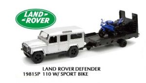 NEW19815F - LAND ROVER Defender 110 con bandeja y moto azul