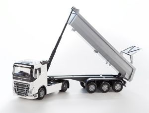 EMEK22352 - VOLVO FH16 4x2 blanco con volquete de 3 ejes