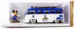 JAD33179 - VOLKSWAGEN Combi 1963 con figura de MICKEY