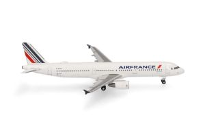 HER539111 - AIRBUS A321 de Air France en Saint-Quentin